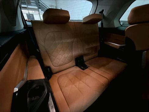 Used 2024 BMW X7 xDrive40i w/ Premium Package image 29