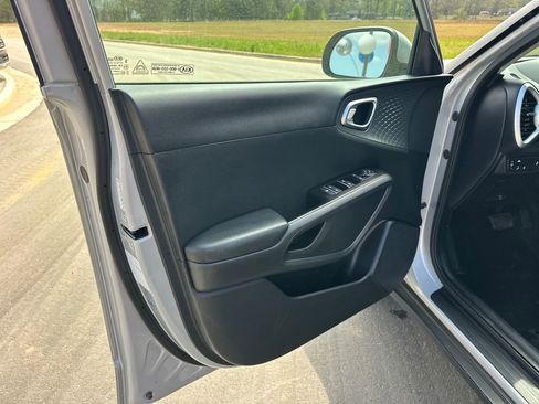 Used 2020 Kia Soul S image 10