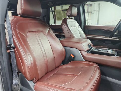 Used 2024 Ford Expedition Limited RWD image 48