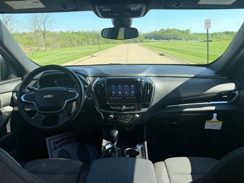 Used 2023 Chevrolet Traverse LT image 21