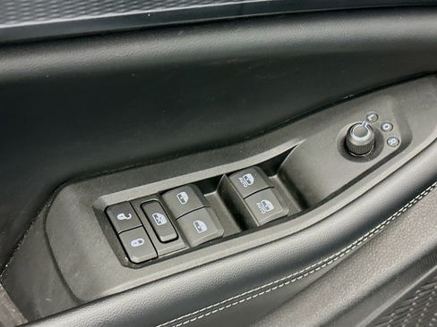 Used 2024 Jeep Grand Cherokee L Altitude image 15