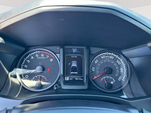 Used 2022 Toyota Tacoma SR w/ SR Convenience Package RWD image 19