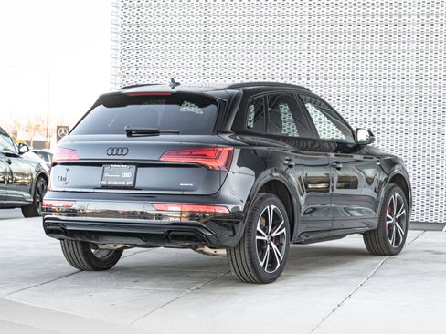 Certified 2025 Audi Q5 Prestige image 4