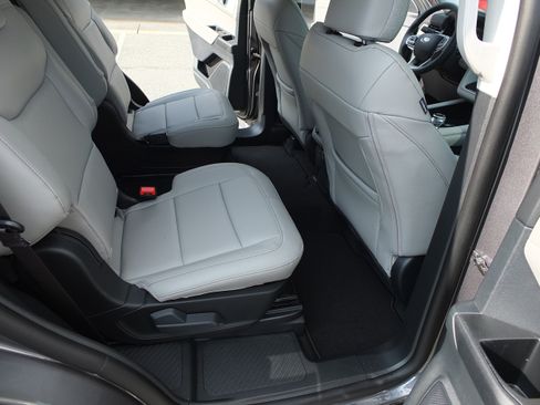 New 2026 Ford Explorer Active w/ Active Comfort Package RWD image 12