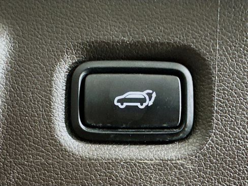 Used 2020 Hyundai Santa Fe Limited FWD image 31