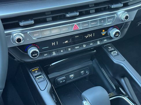 New 2025 Kia Telluride S image 22