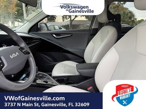 Used 2023 Kia Niro EX Touring image 18
