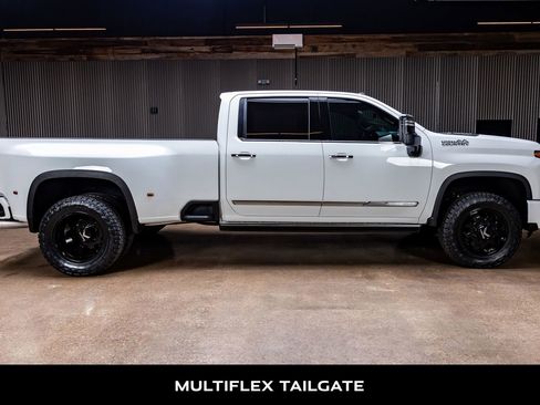 Used 2024 Chevrolet Silverado 3500 High Country w/ High Country Premium Package image 10