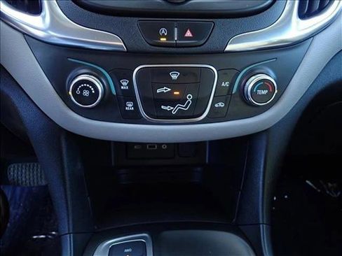 Used 2023 Chevrolet Equinox LT AWD/4WD image 19