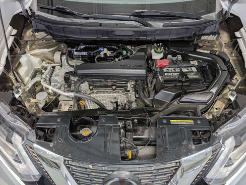 Used 2018 Nissan Rogue SV w/ Premium Package image 14