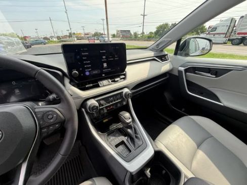 Certified 2023 Toyota RAV4 XLE Premium FWD image 5