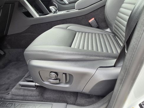 New 2025 Land Rover Discovery Sport S image 20