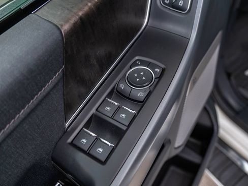 Used 2022 Ford F150 Lariat AWD/4WD image 11