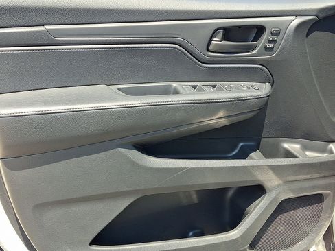 Used 2025 Honda Odyssey EX-L image 13