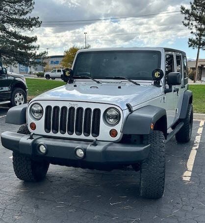 Used 2010 Jeep Wrangler Unlimited Sport AWD/4WD image 2