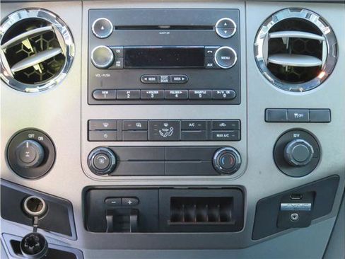 Used 2012 Ford F250 XLT w/ XLT Premium Pkg image 7