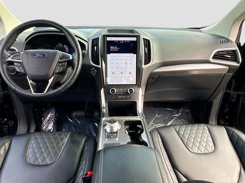 Used 2024 Ford Edge Titanium AWD/4WD image 3