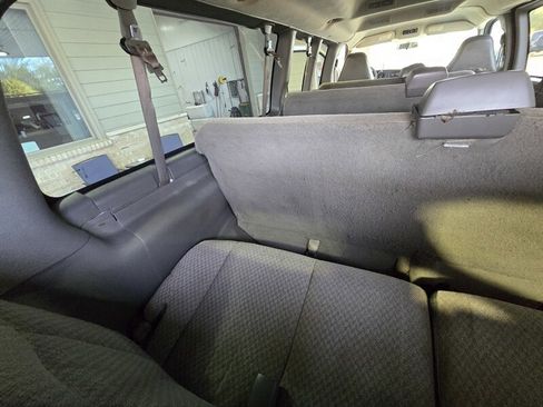 Used 2009 Chevrolet Express 3500 LS w/ LT Preferred Equipment Group image 20