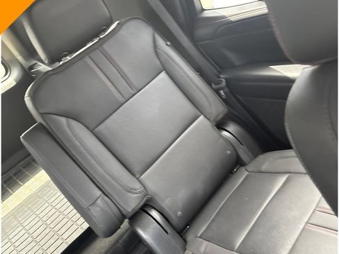 Used 2022 Chevrolet Tahoe RST w/ Luxury Package AWD/4WD image 16
