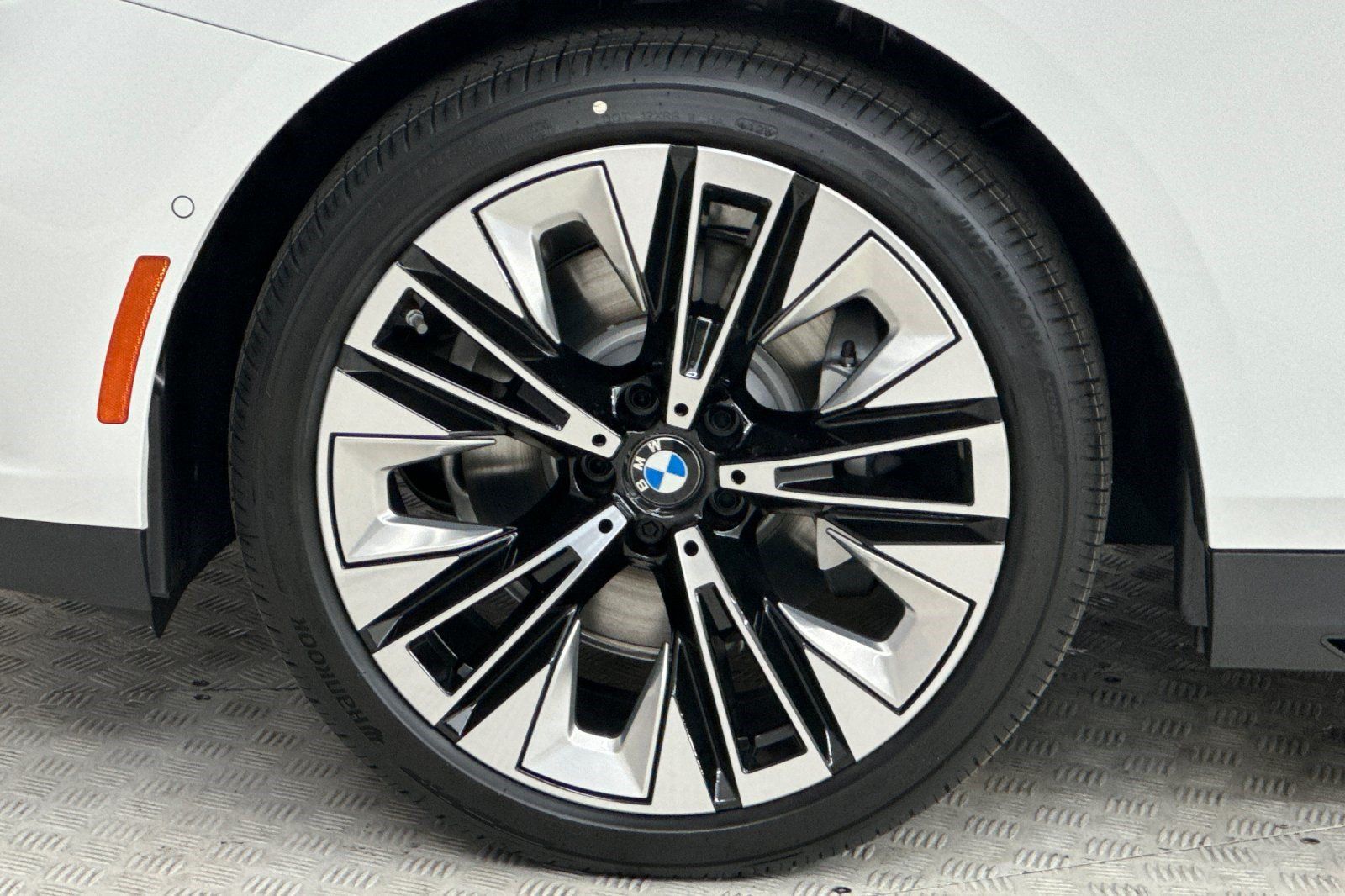 Used 2026 BMW 530i RWD image 12