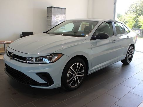 Used 2025 Volkswagen Jetta Sport FWD image 13