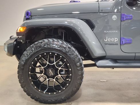 Used 2021 Jeep Wrangler Unlimited Sahara AWD/4WD image 5