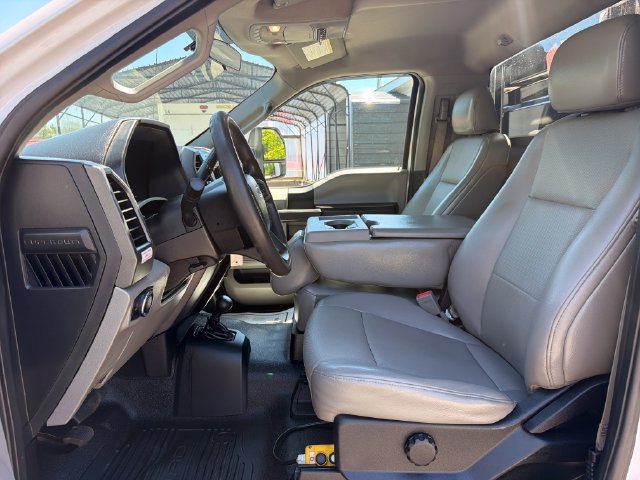 Used 2017 Ford F550 4x4 Regular Cab Super Duty w/ Power Equipment Group image 13