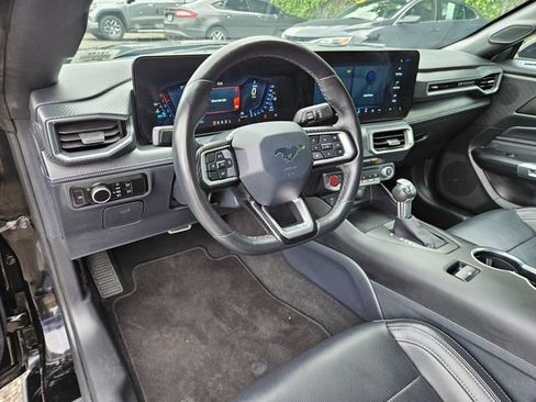 Used 2025 Ford Mustang Premium RWD image 30
