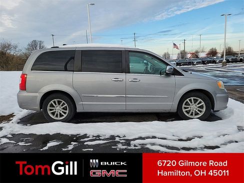 Used 2014 Chrysler Town & Country Touring-L w/ Driver Convenience Group image 1