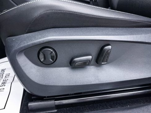 Used 2022 Volkswagen Tiguan SE R-Line image 22