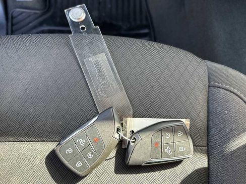 Used 2025 Chevrolet Silverado 2500 LT w/ Convenience Package image 26