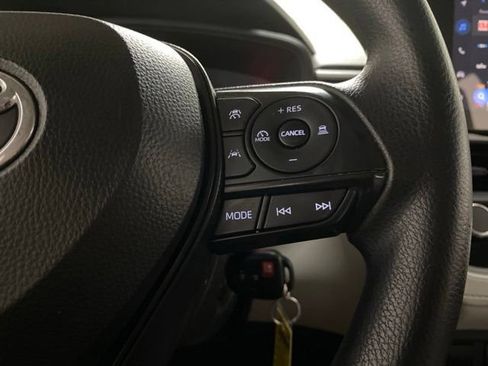 Used 2024 Toyota Corolla Cross L FWD image 36
