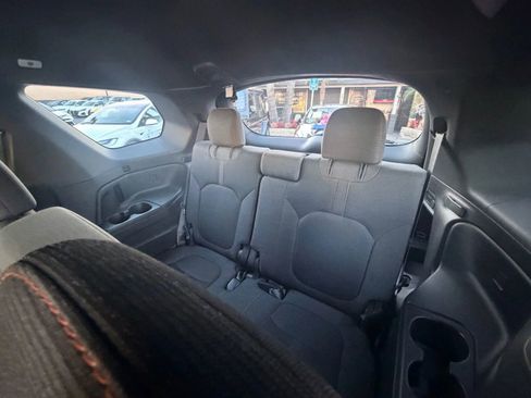 Used 2024 Honda Pilot Sport image 13