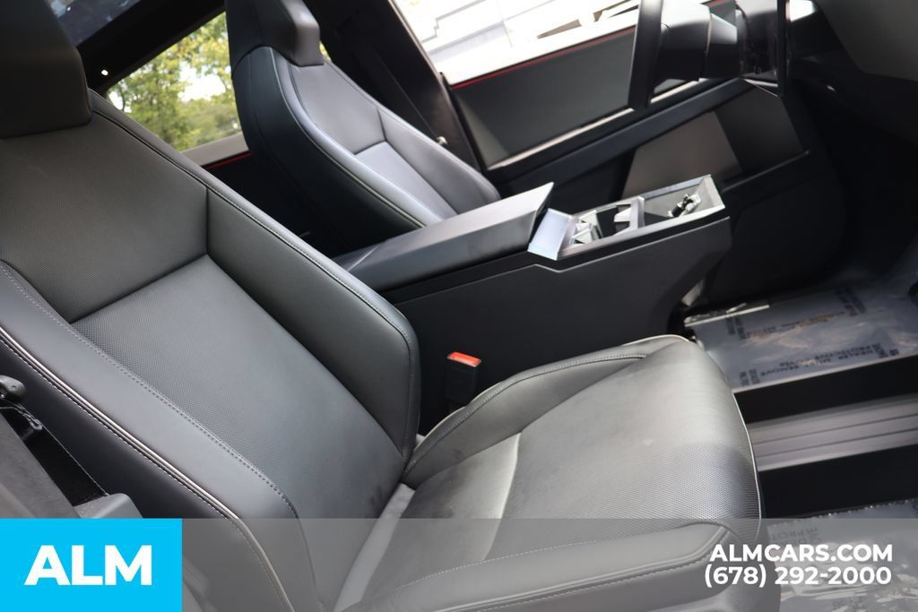 Used 2024 Tesla Cybertruck AWD Crew Cab image 22