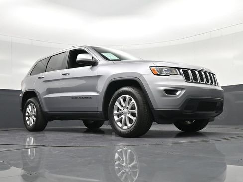 Used 2021 Jeep Grand Cherokee Laredo RWD image 25