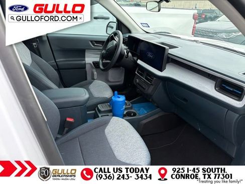 Used 2026 Ford Maverick XLT FWD image 2