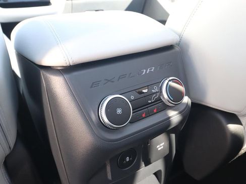 New 2026 Ford Explorer Platinum w/ LUX Leather Package image 15