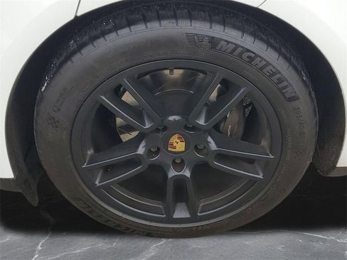 Used 2018 Porsche Panamera 4 image 7