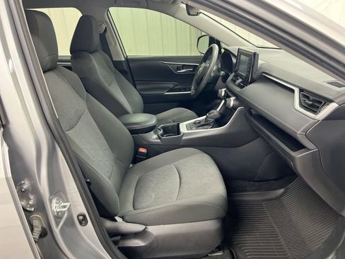 Used 2022 Toyota RAV4 XLE AWD/4WD image 21
