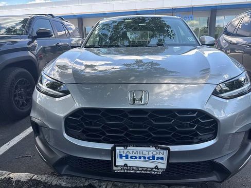 Used 2023 Honda HR-V LX image 2