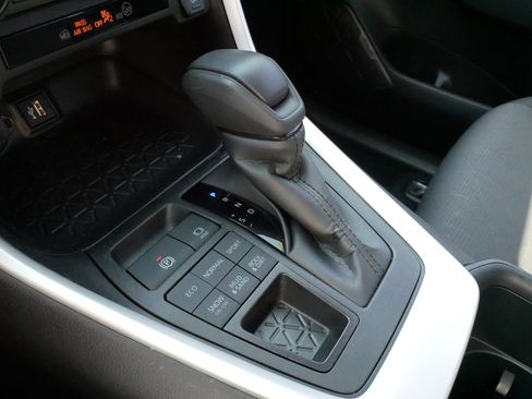 Certified 2025 Toyota RAV4 XLE image 24