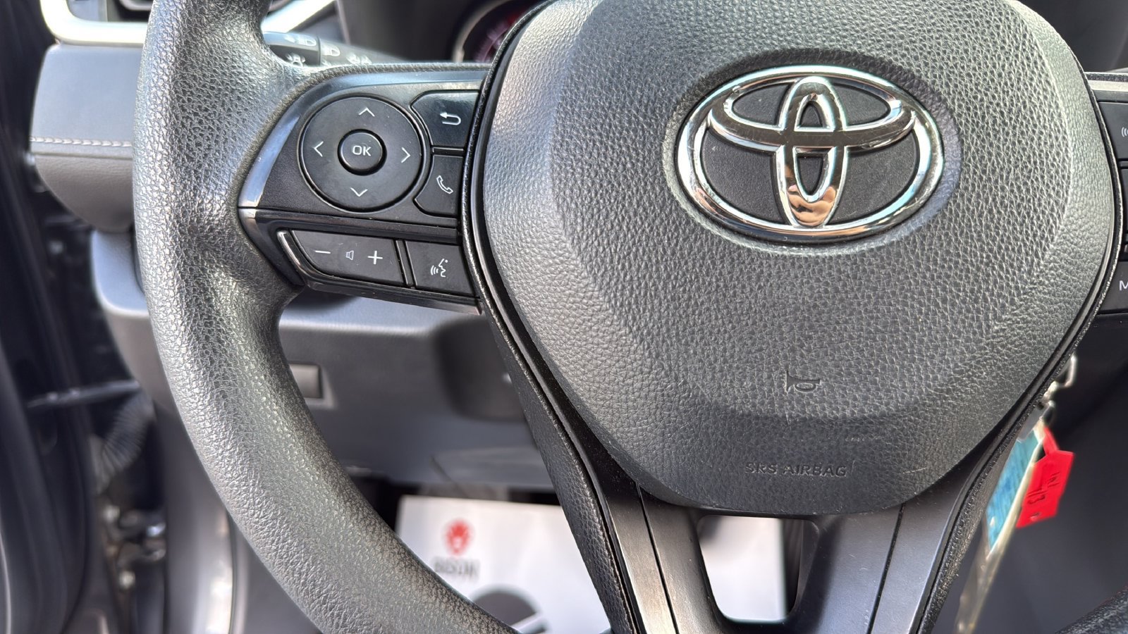 Used 2024 Toyota RAV4 LE FWD image 10