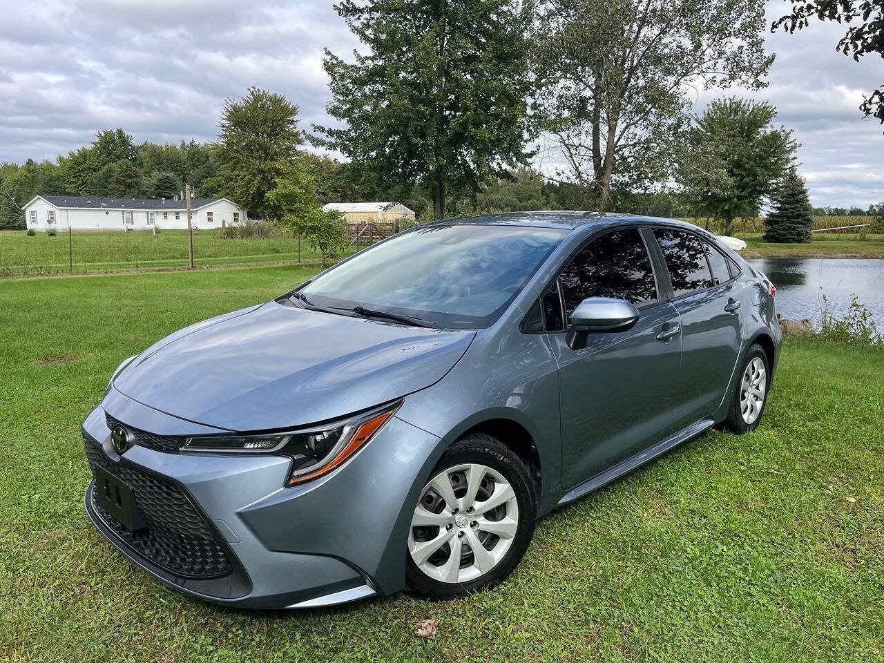 Used 2021 Toyota Corolla LE w/ Carpet Mat Package (TMS) FWD image 1
