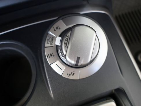Used 2018 Toyota 4Runner Limited AWD/4WD image 51
