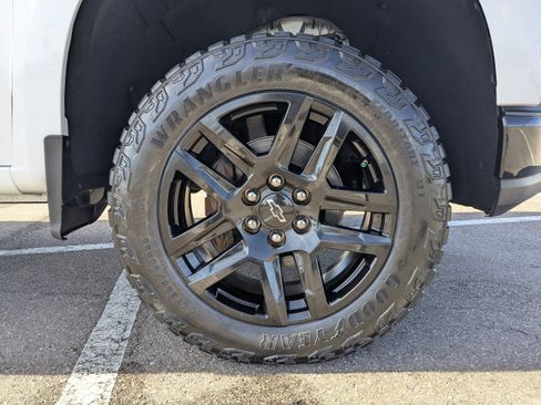 Used 2021 Chevrolet Silverado 1500 Custom Trail Boss w/ Safety Confidence Package image 10