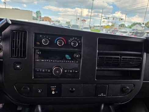 Used 2017 GMC Savana 2500 RWD image 15