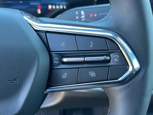 New 2026 Chevrolet Equinox LT w/ Convenience Package II image 25