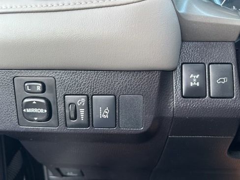 Used 2018 Toyota RAV4 XLE image 22