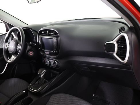 Used 2022 Kia Soul LX image 24