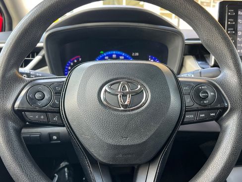 Certified 2021 Toyota Corolla LE image 27